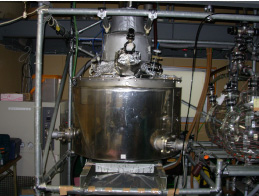 100Lガラス製蒸留塔